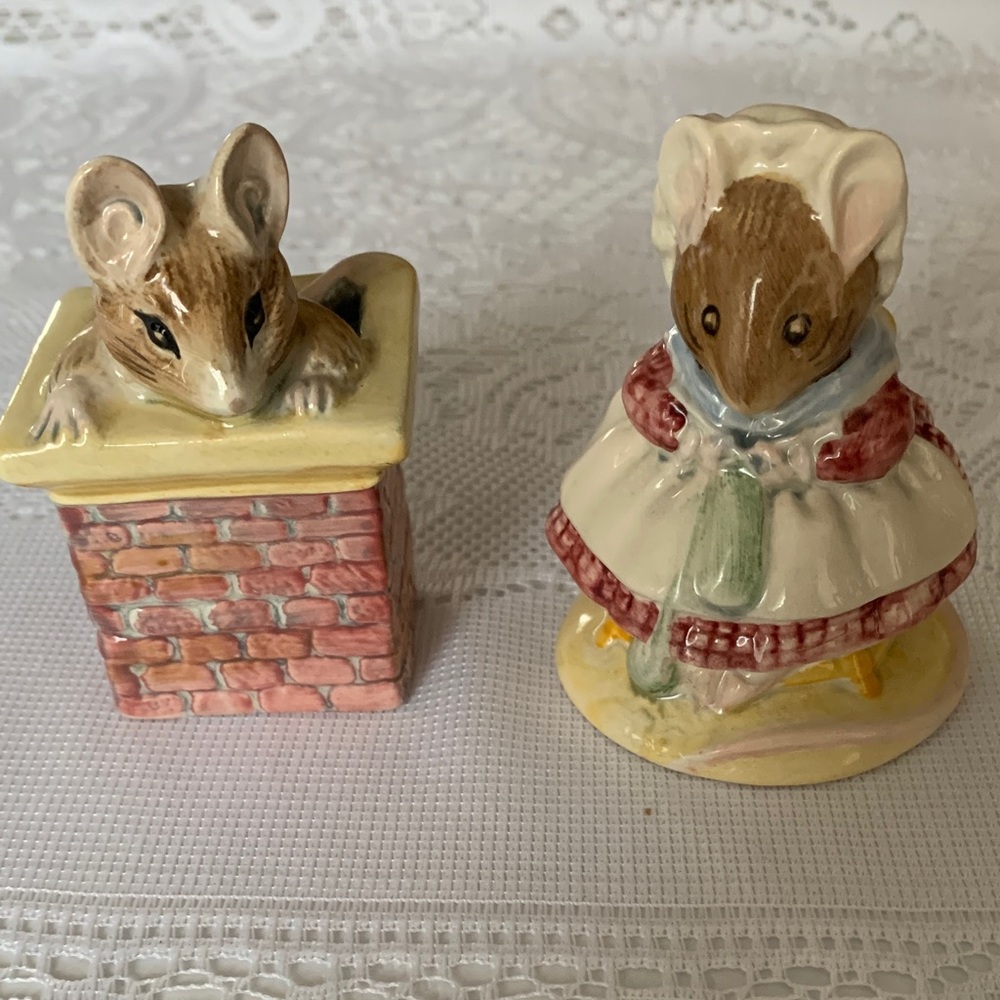 Beswick Beatrix Potter Tom Thumb The Old Woman who Lived in a Shoe Set